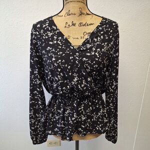 Jennifer Lopez Top Elastic Waist V Neck Floral Blouse Black White Women's Size L